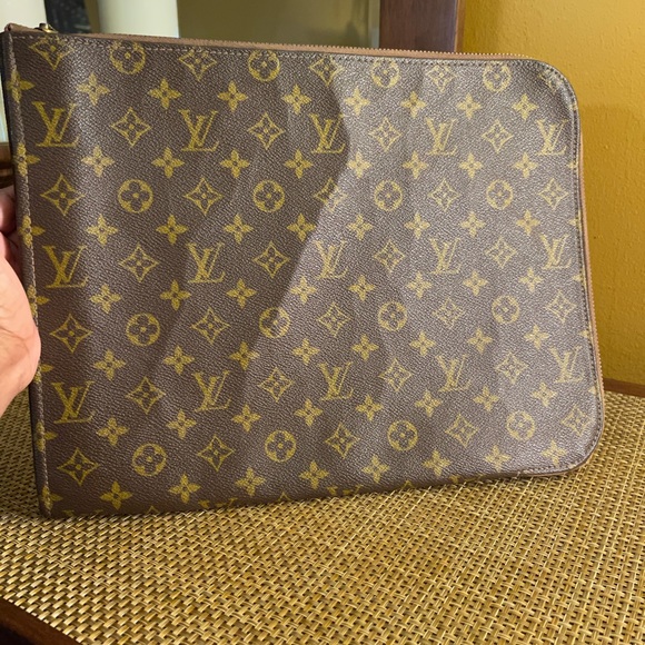 Authentic LV Vintage document Holder - Picture 7 of 16